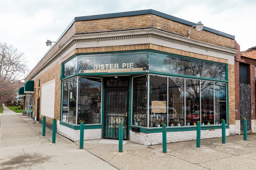 Interview with Detroit’s Sister Pie Powerhouse, LISA LUDWINSKI! Image 2 Interview with Detroit’s Sister Pie Powerhouse, LISA LUDWINSKI! - sisterpieMichelleAndChrisGerard