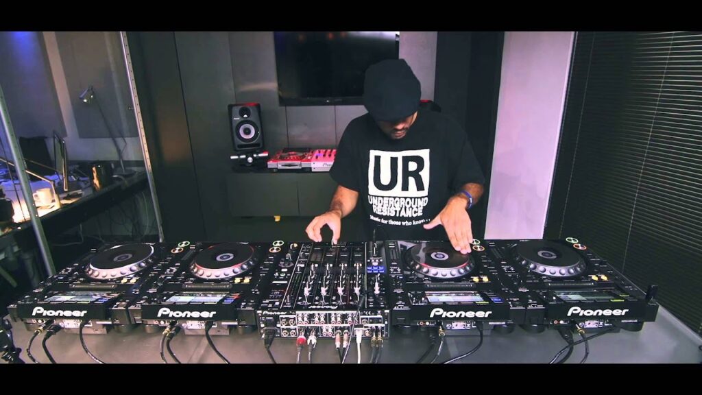 Interview with Detroit’s own CORNELIUS HARRIS - 0ur1a